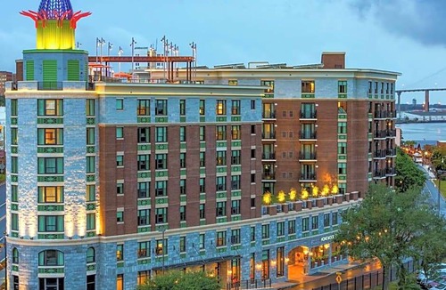 Hitch Village - Fred Wessels Homes Hotel | 3-Star Hotel ∙ Homewood Suites by Hilton Savannah Historic District/Riverfront