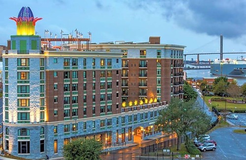 Hitch Village - Fred Wessels Homes Hotel | 3-Star Hotel ∙ Homewood Suites by Hilton Savannah Historic District/Riverfront