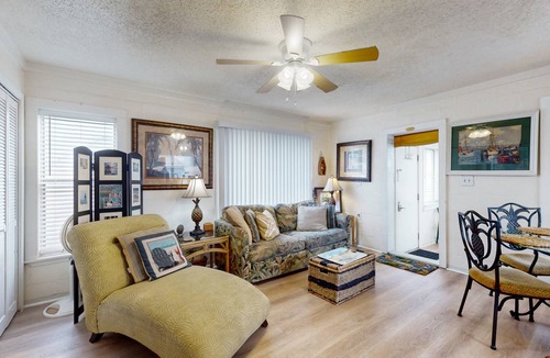 Laguna Beach Cottage | 97 m² Cabin ∙ 1 bedroom ∙ 4 guests
