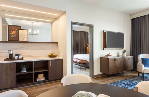 Homewood Hotel | Valley Hotel Homewood Birmingham, Curio Collection by Hilton