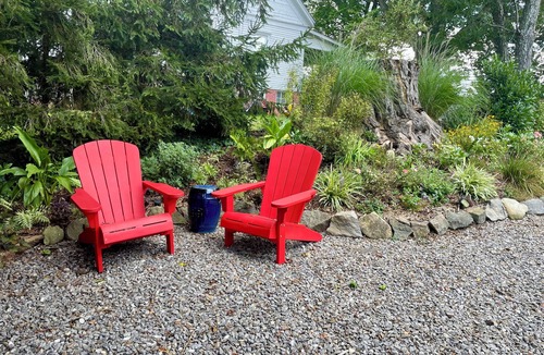 Mars Hill House | Valley View - In Town - Guest Suite
