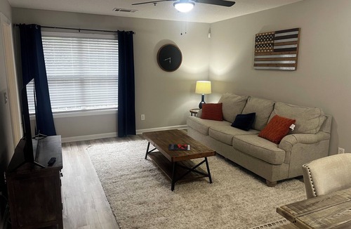 Auburn Apartment | Very short walk to Downtown! Completely renovated. Sleeps six.