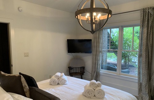 Chattahoochee Hills Apartment | Victorian Terrace @ Serenbe - Escape the City