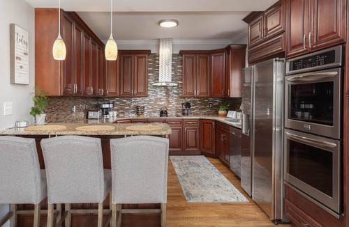Mars Hill House | Views, Hot Tub, Game Room ✯ 20 min to Downtown Asheville! One Mile to Mars Hill University!