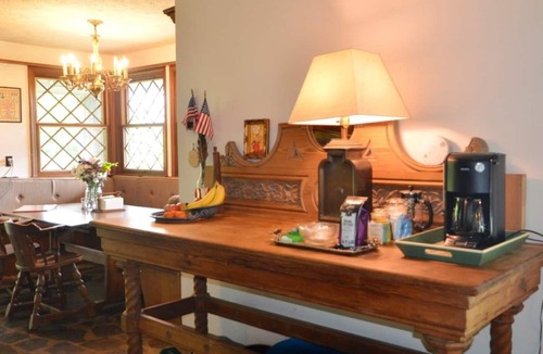 Woolwine House | Views, Vibes & Starry Skies! Dog Friendly Mountaintop on the Parkway