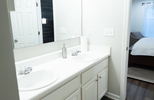 Town Center House | Villa Arcadia - Near Kennesaw Mountain, Shopping, and KSU!