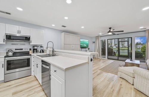 Miramar Beach Villa | Villa in Destin, FL- walking distance to the beach!