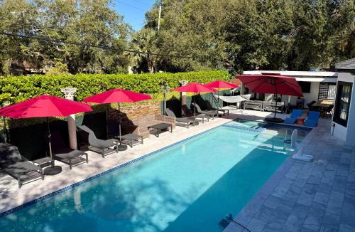 North Miami Villa | VillaLee Luxury Heated Pool & Spa Sauna Golf