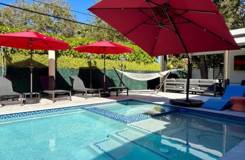 North Miami Villa | VillaLee Luxury Heated Pool & Spa Sauna Golf