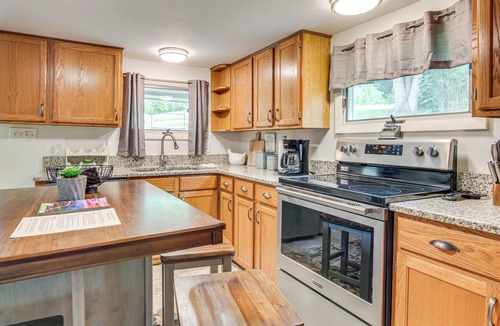 Canton House | Vintage Farm Cottage Near Hikes & Pigeon River