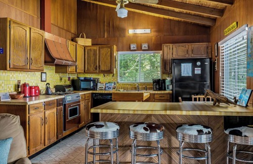 Jasper House | Vintage Smith Lake Retreat!