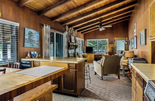 Jasper House | Vintage Smith Lake Retreat!