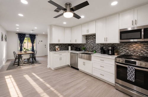 Midway House | VIP DESIGN HOUSE! private pool big backyard