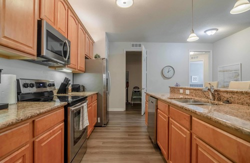 Florida Central Atlantic Coast Condo | Vista Cay Luxury Retreat Near Theme Parks & walk to Conventions.