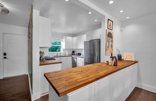 North Miami Condo | Vista Mar · Scenic 3BR Waterfront + Private Dock