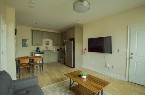 Biloxi Apartment | 🔥 WALK 2 BEACH ❤️| SLEEPS 4 W/W+D +NEAR CASINOS