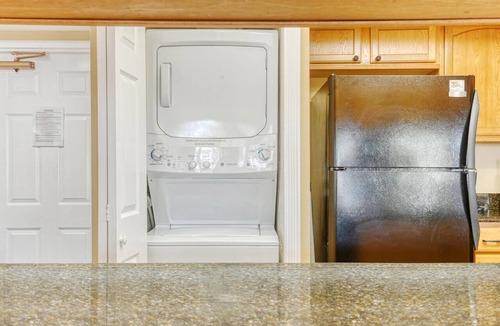 Madeira Beach Condo | Walk the long beach! Building complex on beach new pricing till yr end