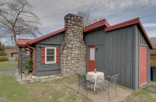 Hot Springs Apartment | Walk to Appalachian Trail: Hot Springs Getaway!