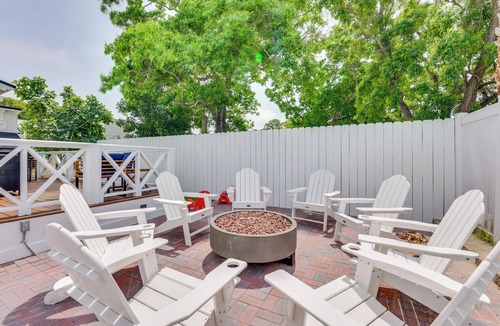 Laguna Beach House | Walk to Beach: Designer PCB Retreat Near 30A!