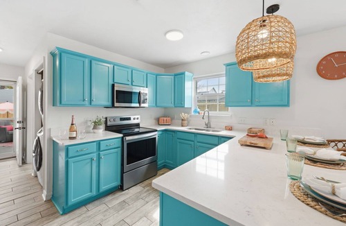 Kiska Beach House | Walk to Beach, Heated Pool, Hot Tub and Sleeps 14