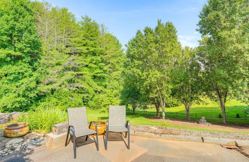 Weaverville Apartment | Walk to Downtown Weaverville: Quiet Apartment