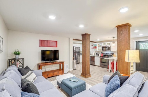 Weaverville Apartment | Walk to Downtown Weaverville: Quiet Apartment