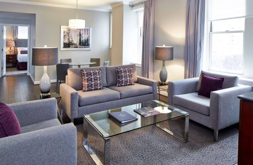 Midtown Hotel | Walk to Fox Theatre | Full Kitchen + Laundry