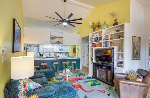 Biloxi Apartment | Walk to Ocean: Family Biloxi Haven w/Pool & Patio