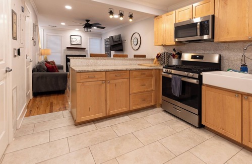 Virginia Highland House | Walk to Ponce City Market/Renovated Townhome