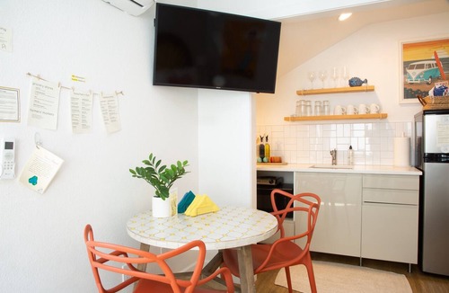 Encinitas Apartment | Walkable Hang Ten Hut in heart of Encinitas