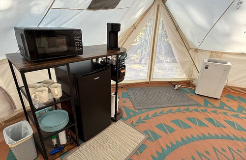 Boss Apartment | Wandering Willow – Private Stargazing Glamping Tent with Fire Pit & Open Skies