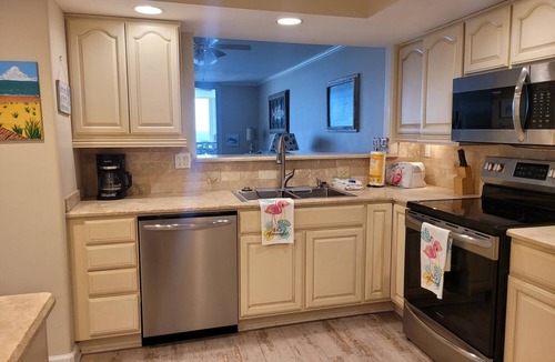 Parasol West Condo | Warm & Cozy Beach Front!