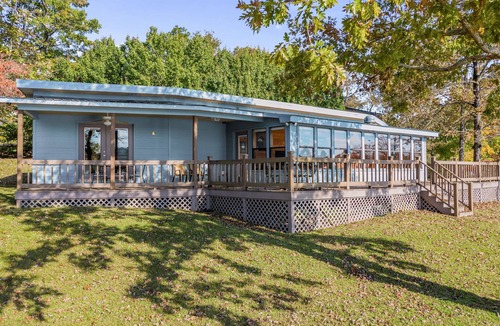 Arley Cabin | "WATER'S EDGE" - Main Channel views, flat lot, boat slip and PWC port!
