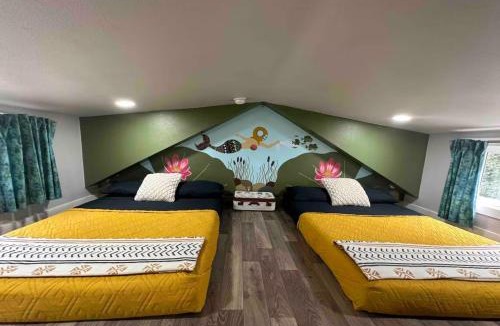Mentone House | Waterfall Cottage, Hot Tub, Game Room, Fire Pit