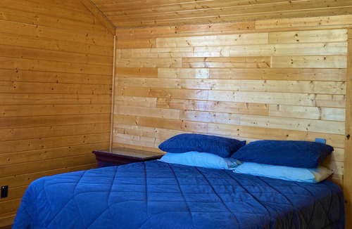 Trinity Cabin | Waterfront Dual-Master Suite cabin