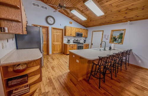 Hammond House | Waterfront Group Retreat | Dock | Sleeps 17