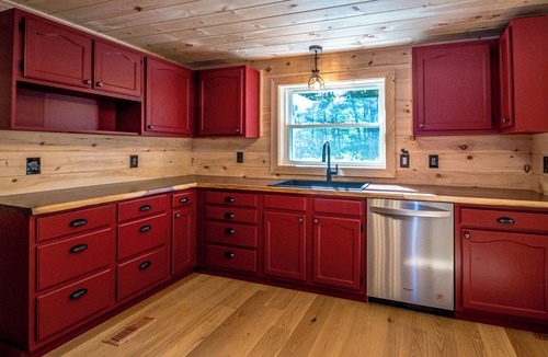 Albany House | Waterfront! HotTub-Kayak-On Snowmobile Trail-Massage chair-Sauna-On Hiking Trail