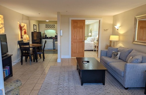 Edgecomb Condo | Waterfront king studio with kitchen Sheepscot Harbour Studio #205
