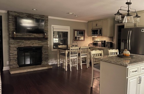 Mooresville Cottage | WATERFRONT, PRIVATE, LAKESIDE, LOVELY COTTAGE! COME ESCAPE AND AWAKE TO SUNRISE!