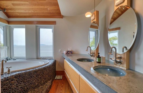 Point Roberts House | Waterfront Retreat with Pool & Direct Beach Access