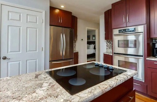 Dandridge Ski Chalet | Waterfront Vista (3-Bedroom Chalet) with Mountain view by RedAwning