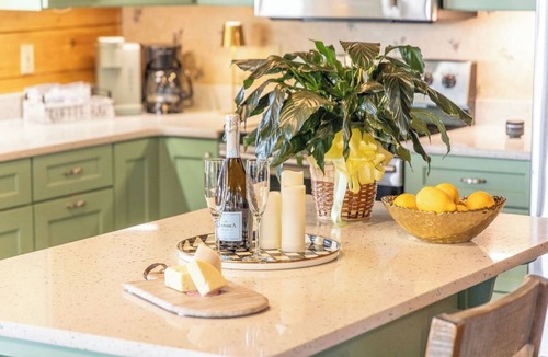 Dandridge Cabin | Waters Edge