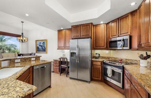 South Island Apartment | Waterside #835- Bayscape Bliss 3BR 2BA Condo with Pool! condo