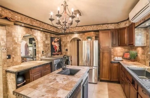 Tacoma Villa | Waterview Sunsets! Wildlife Viewings-Dble Chefs Kitchen-Dble Decks-Beach Access