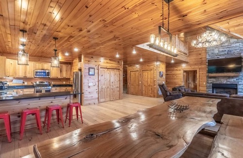Waynesville Apartment | Waynesville Mtn Cabin-scenic Views Relaxing Hottub