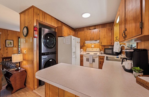 Maggie Valley Cabin | Welcome to Raven's Nest! Great views and easy access in all weather.