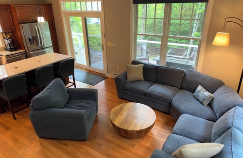 Meredith House | Welcome to the Bear’s Den. A Delightful house on Lake Winnipesaukee in Meredith.
