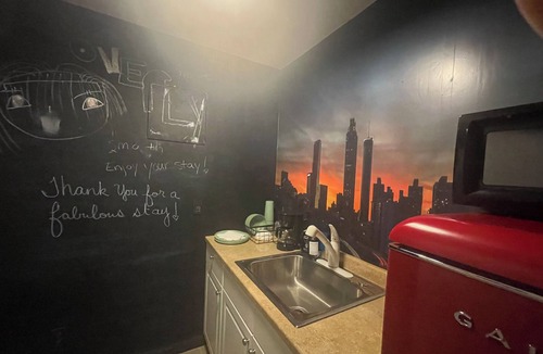 Powder Springs Apartment | Welcome to the Posh MAJOR INTERNATIONAL SPORTING EVENT Suite!