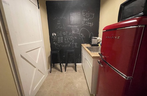 Powder Springs Apartment | Welcome to the Posh MAJOR INTERNATIONAL SPORTING EVENT Suite!