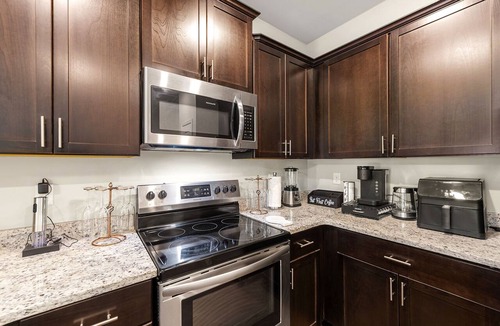 Morrow House | Welcome to The Palace